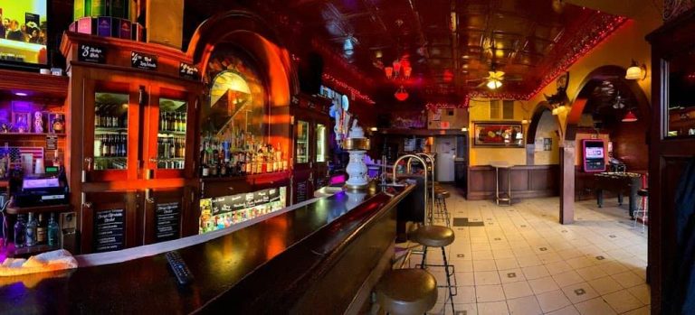 brickhause tavern interior bar stevens point 768x349
